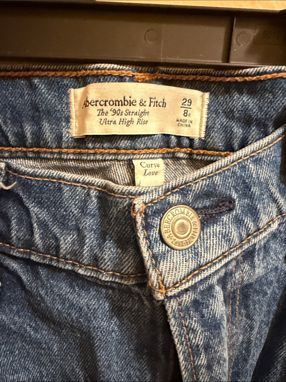 Abercrombie and Fitch The 90s straight Ultra high Rise Jeans - Picture 2 of 2
